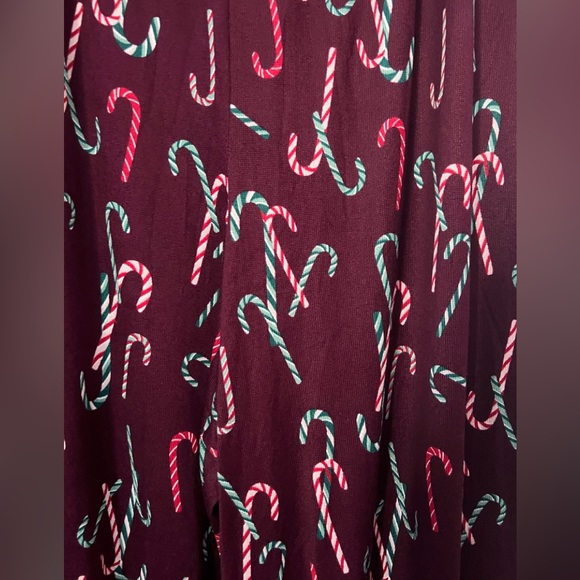 Woman’s Charter Club Candy Cane Pajama Set - Picture 5 of 7